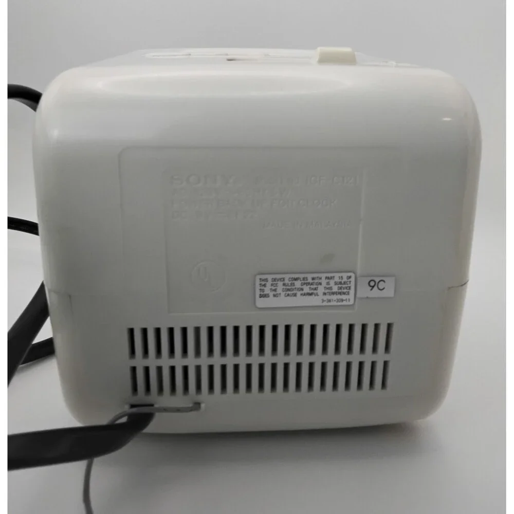 Vintage SONY ICF-C121 Dream Machine White Cube AM/FM Radio Alarm Clock  Tested